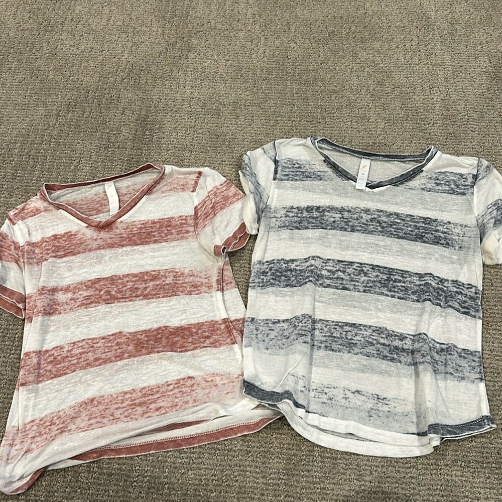 Girls pair of t shirts